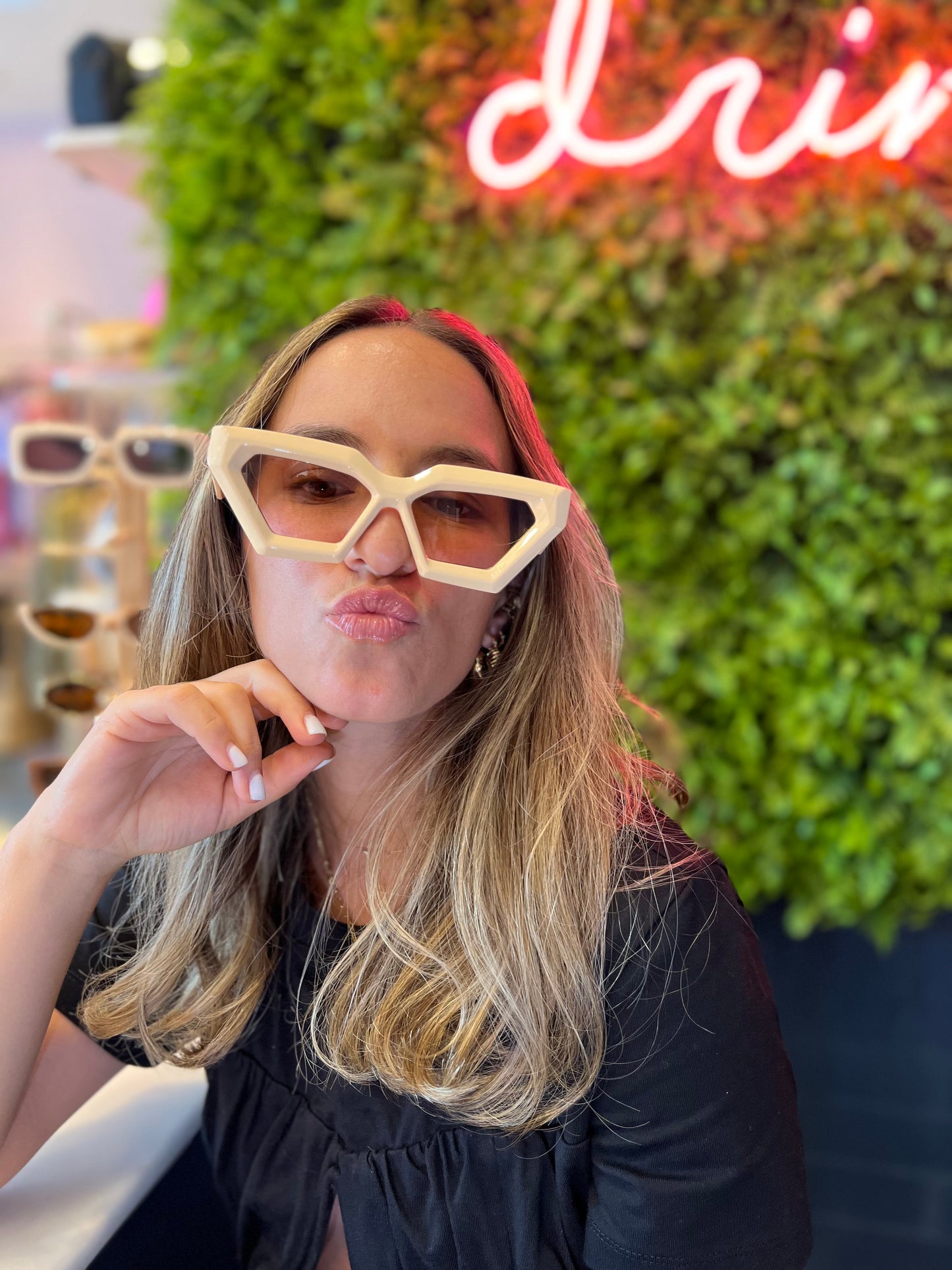 Vanilla lia sun glasses