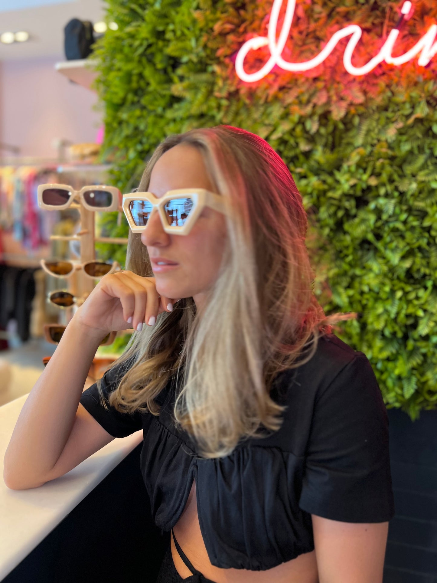 Vanilla lia sun glasses