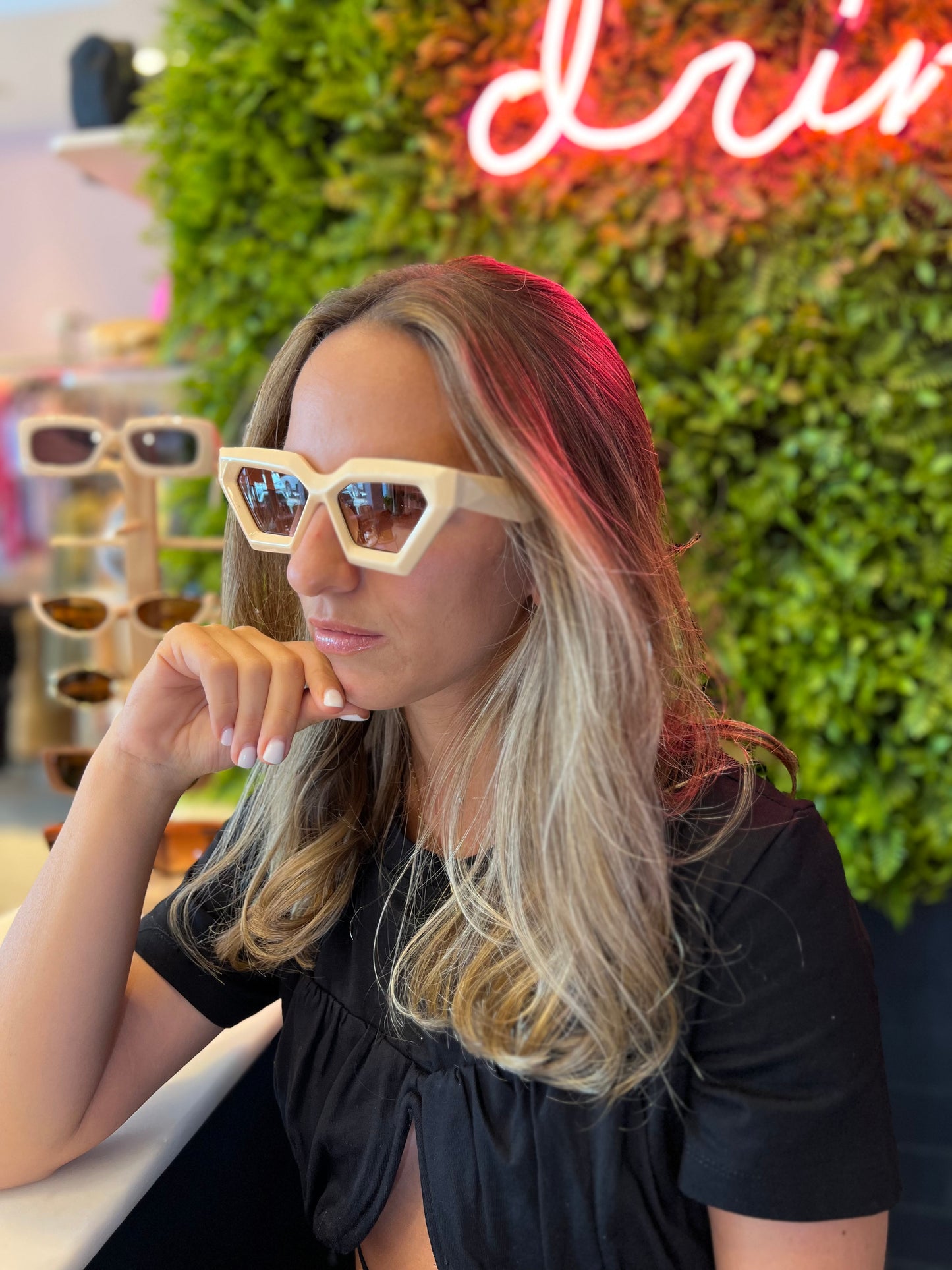 Vanilla lia sun glasses