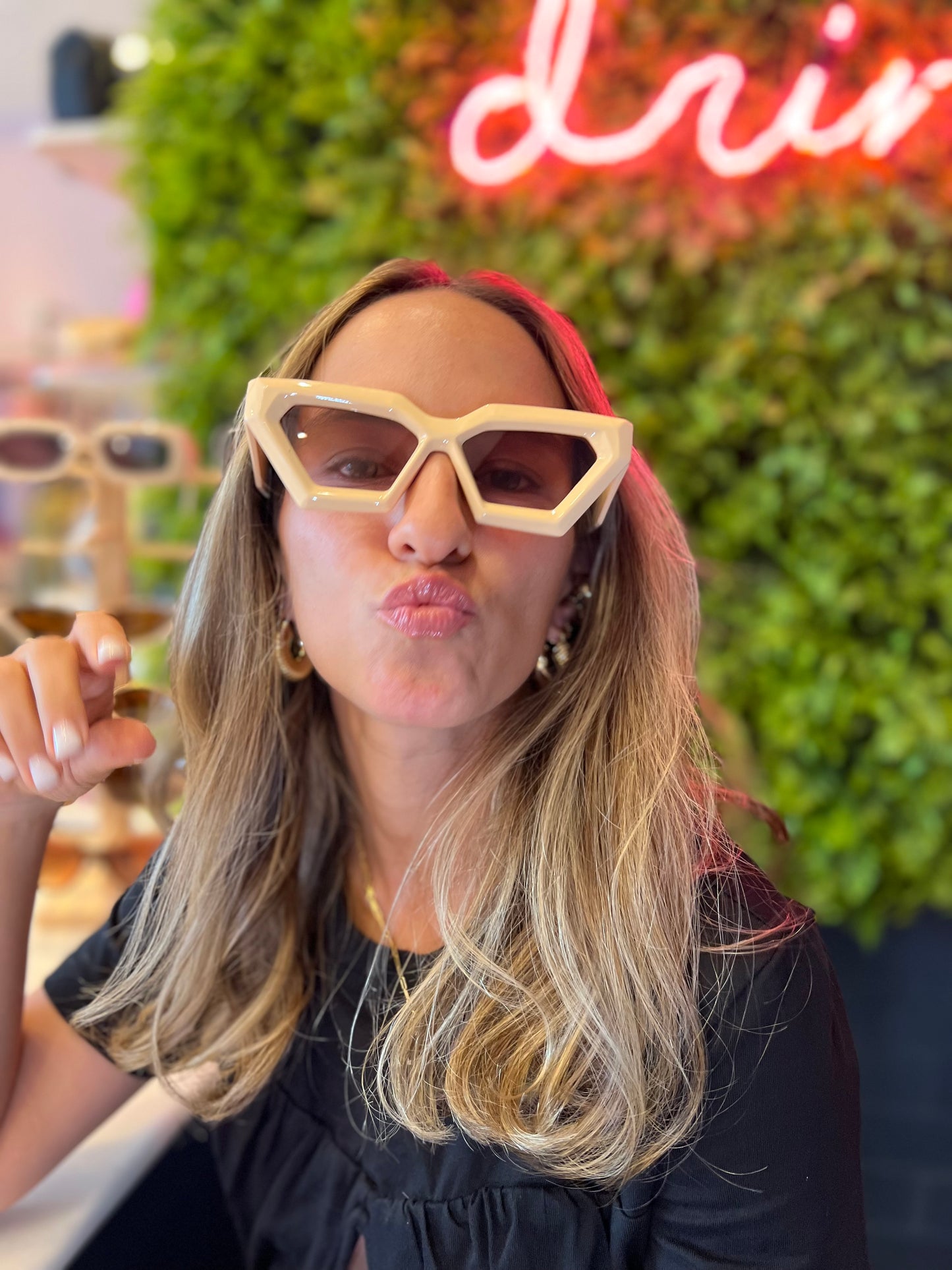 Vanilla lia sun glasses