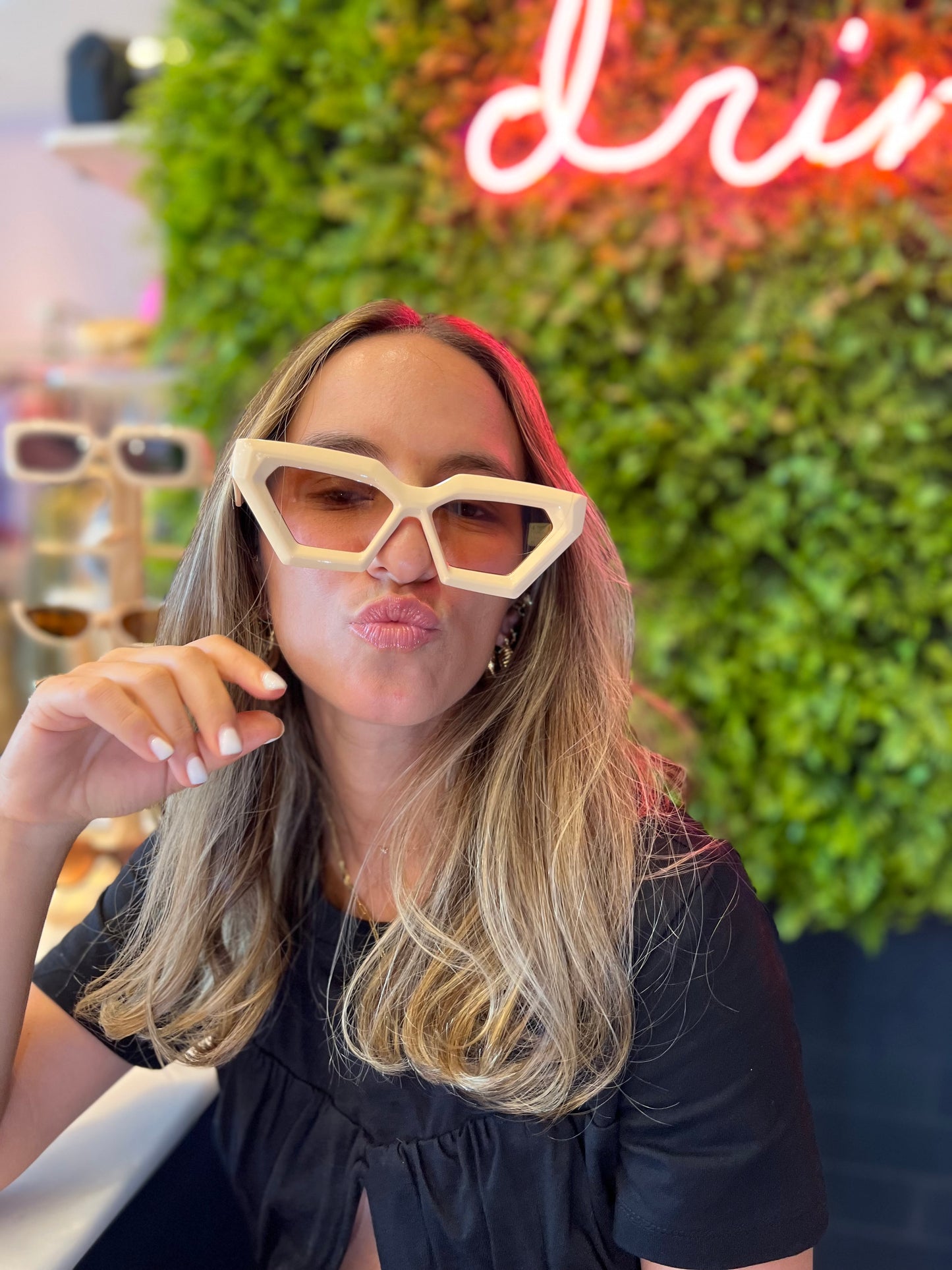Vanilla lia sun glasses
