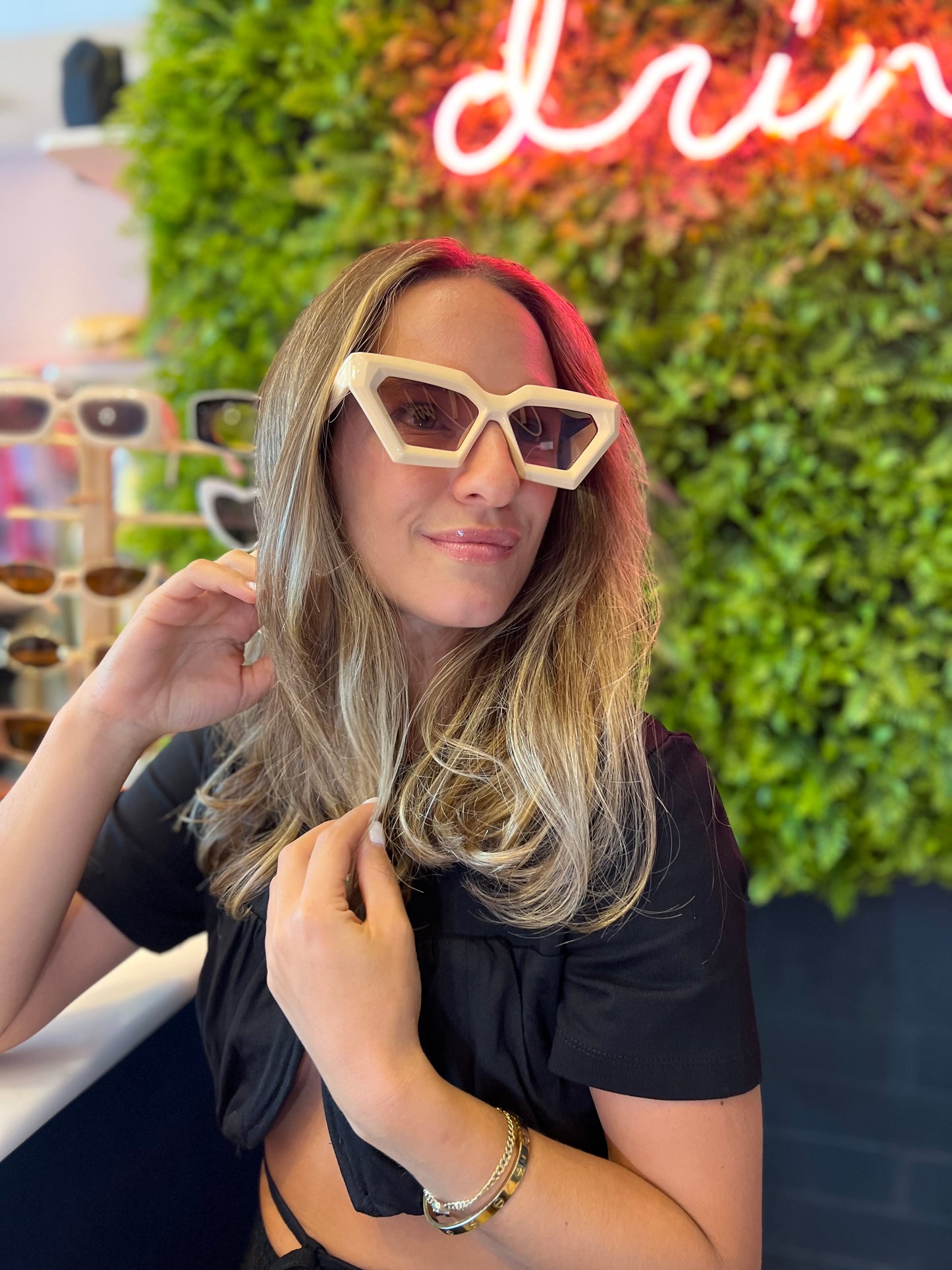 Vanilla lia sun glasses
