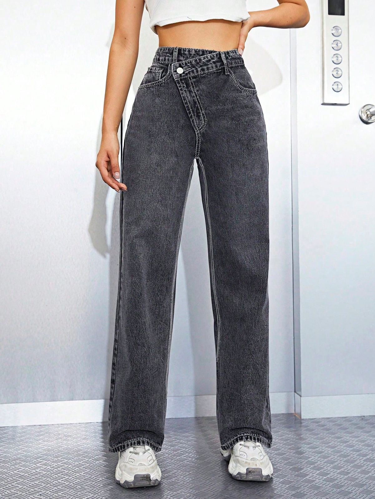 Criss cross black jeans 28 marzo