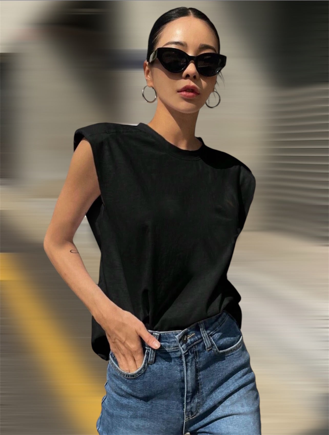 Black muscle top