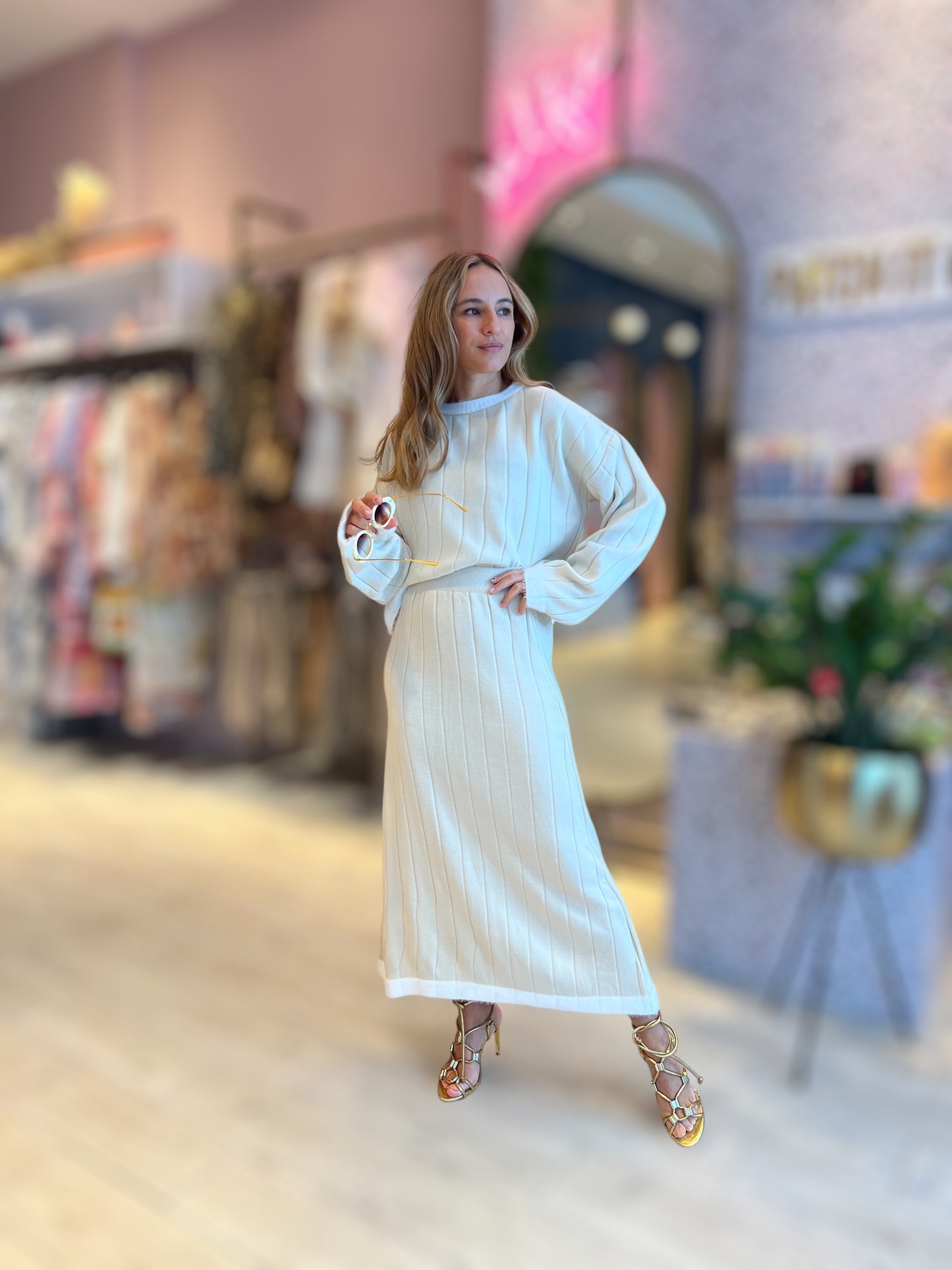 Nude skirt set 27 abril
