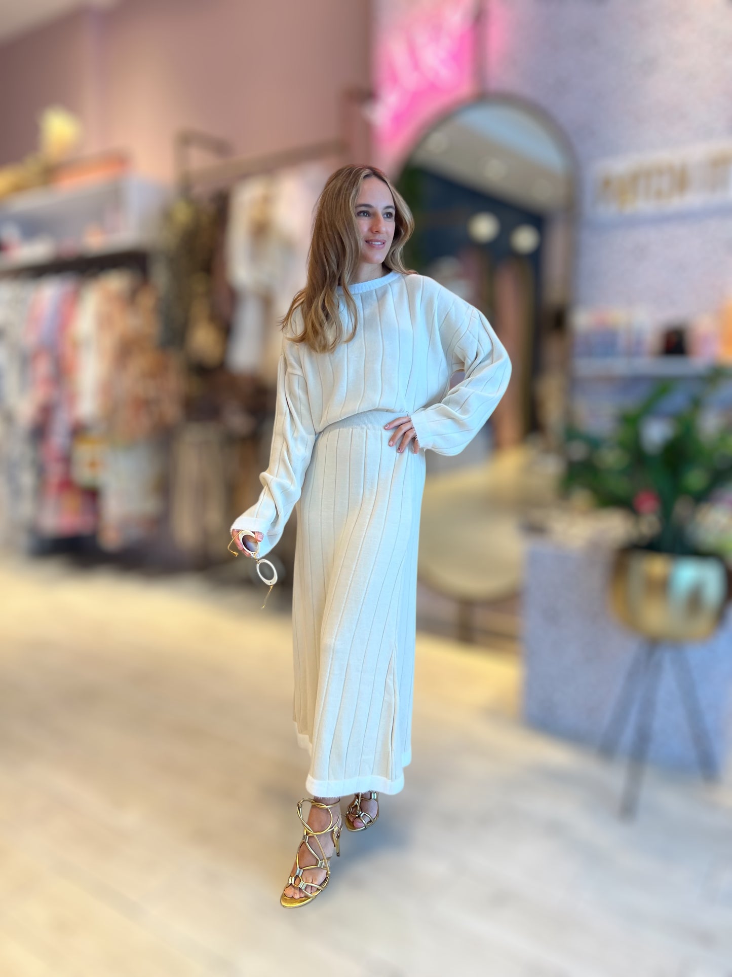 Nude skirt set 27 abril
