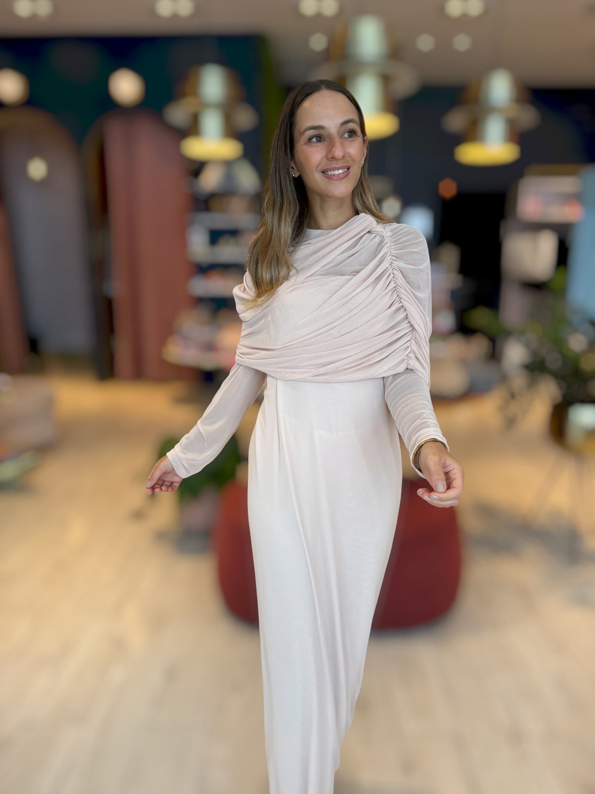 Nude oía Dress