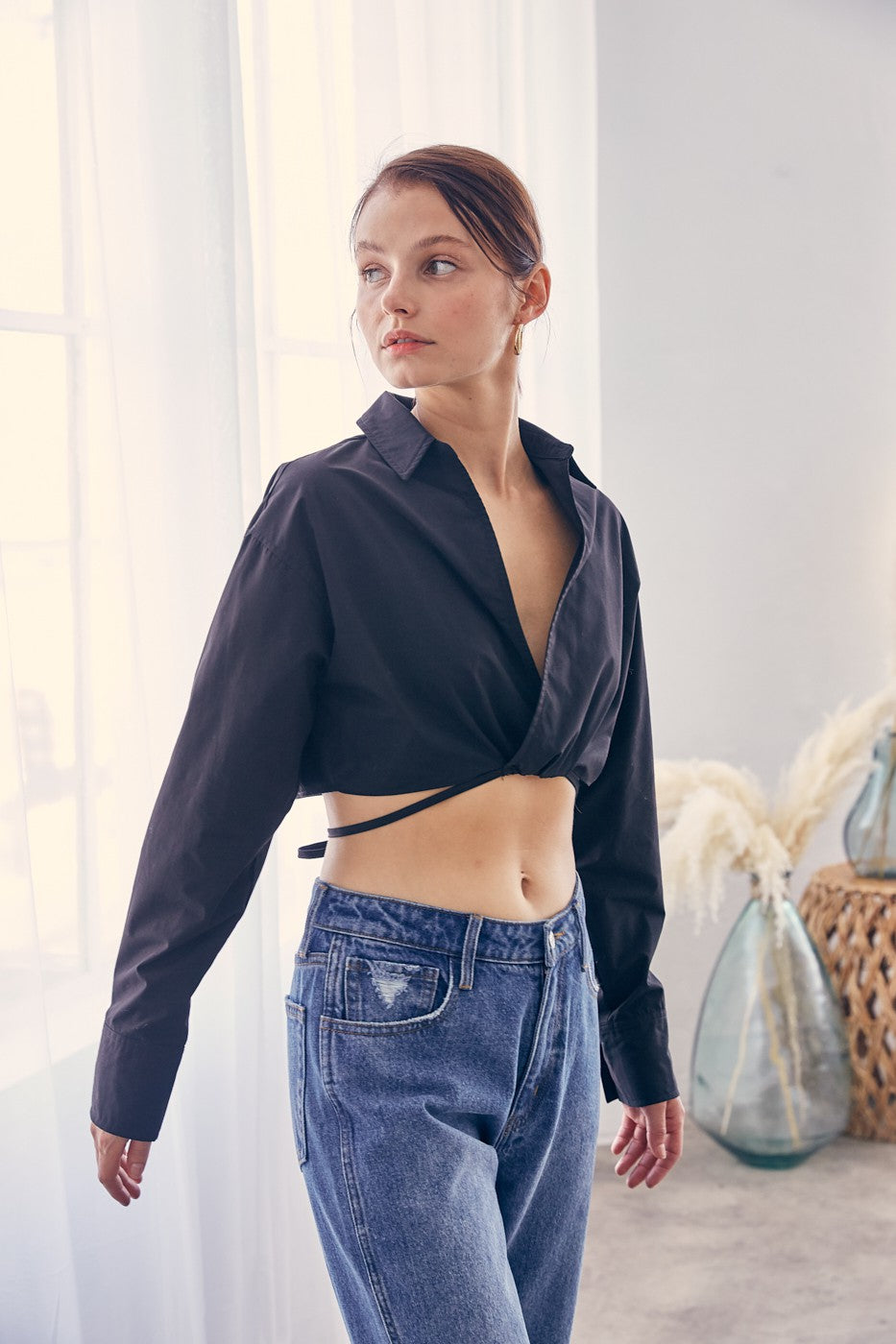 Black cropped tie shirt