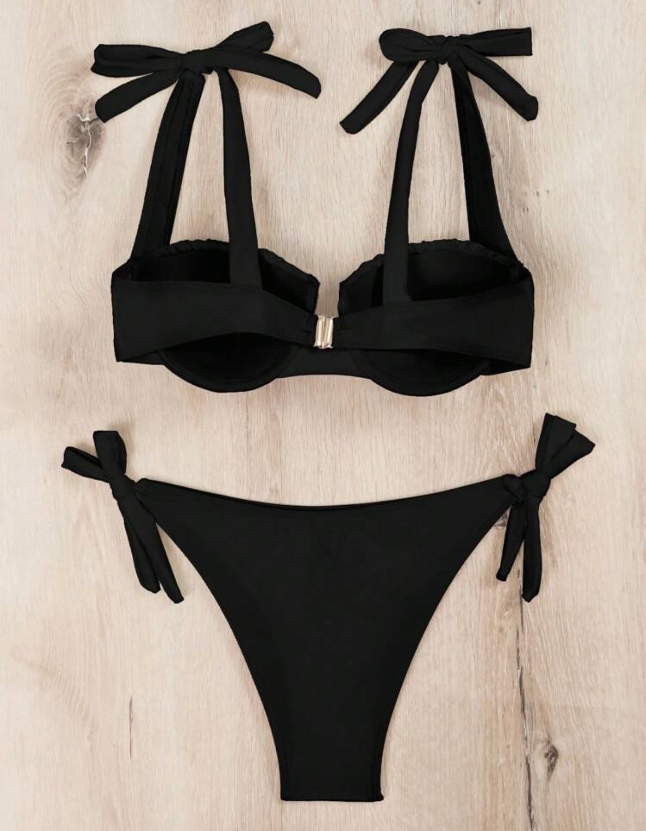 Black basic bikini