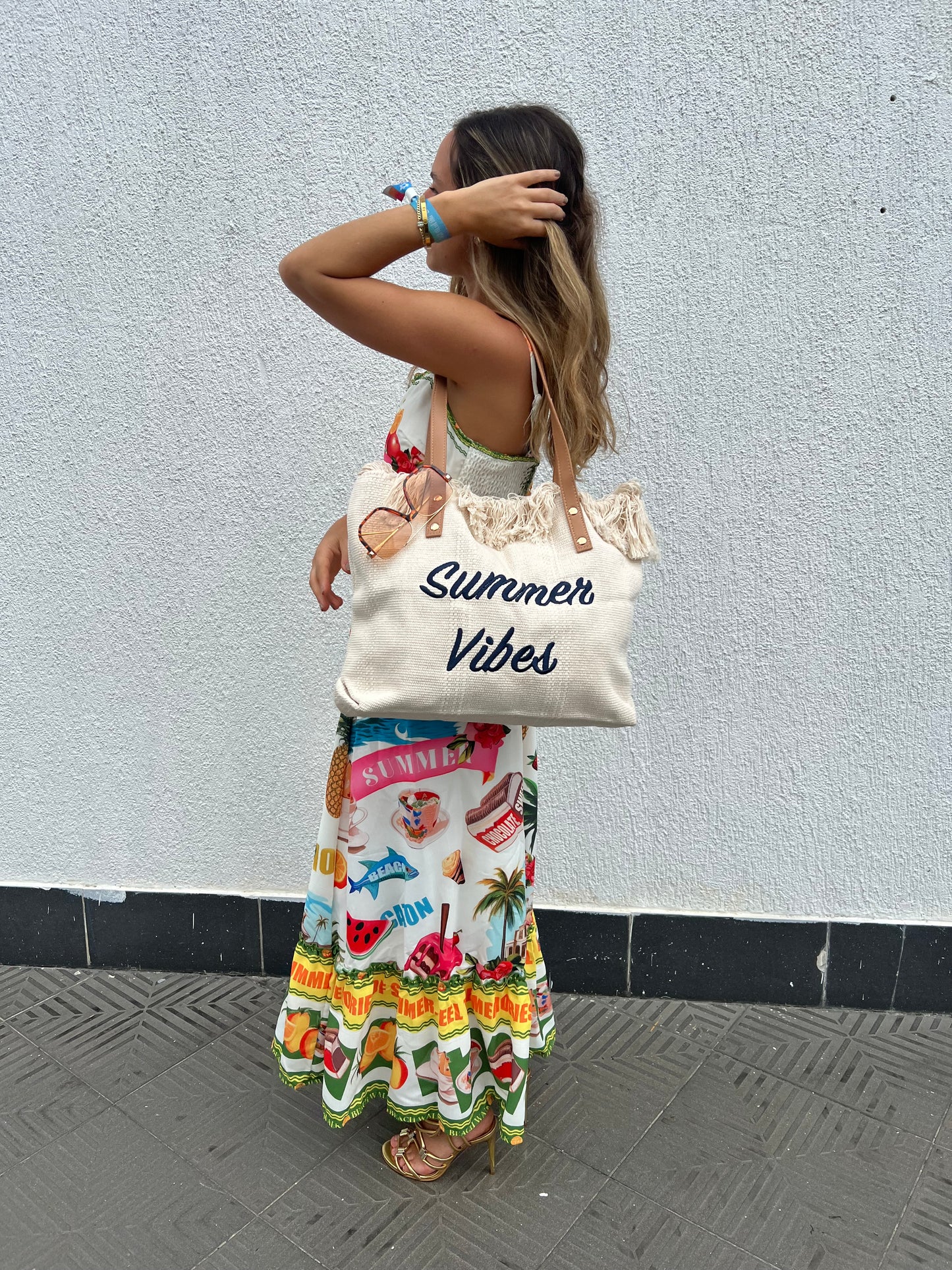 Beige summer vibes tote bag