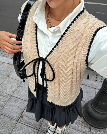 Knitted nude & black vest