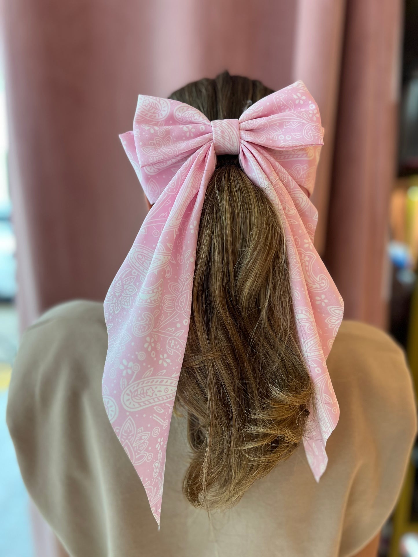 Paisley bow