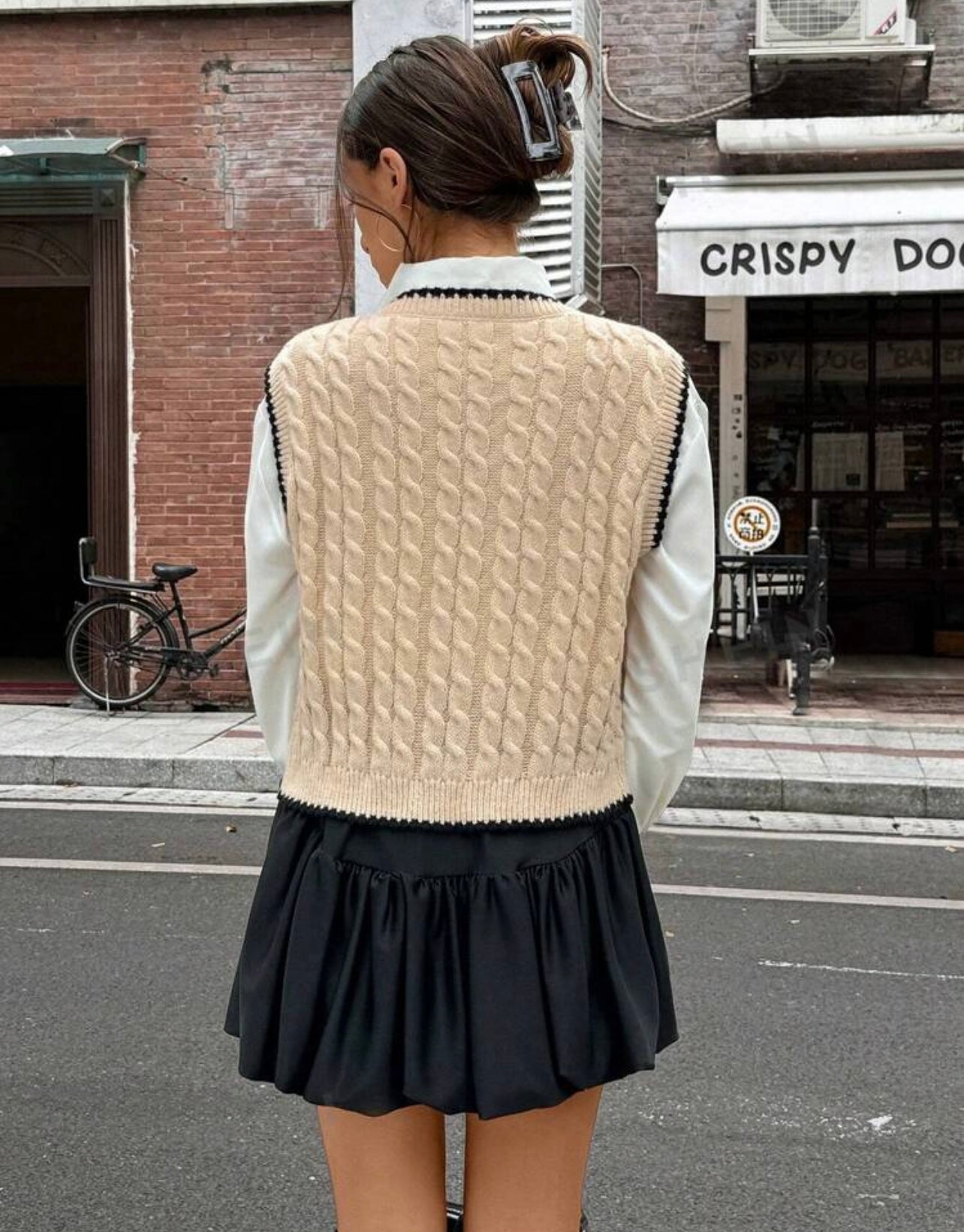 Knitted nude & black vest