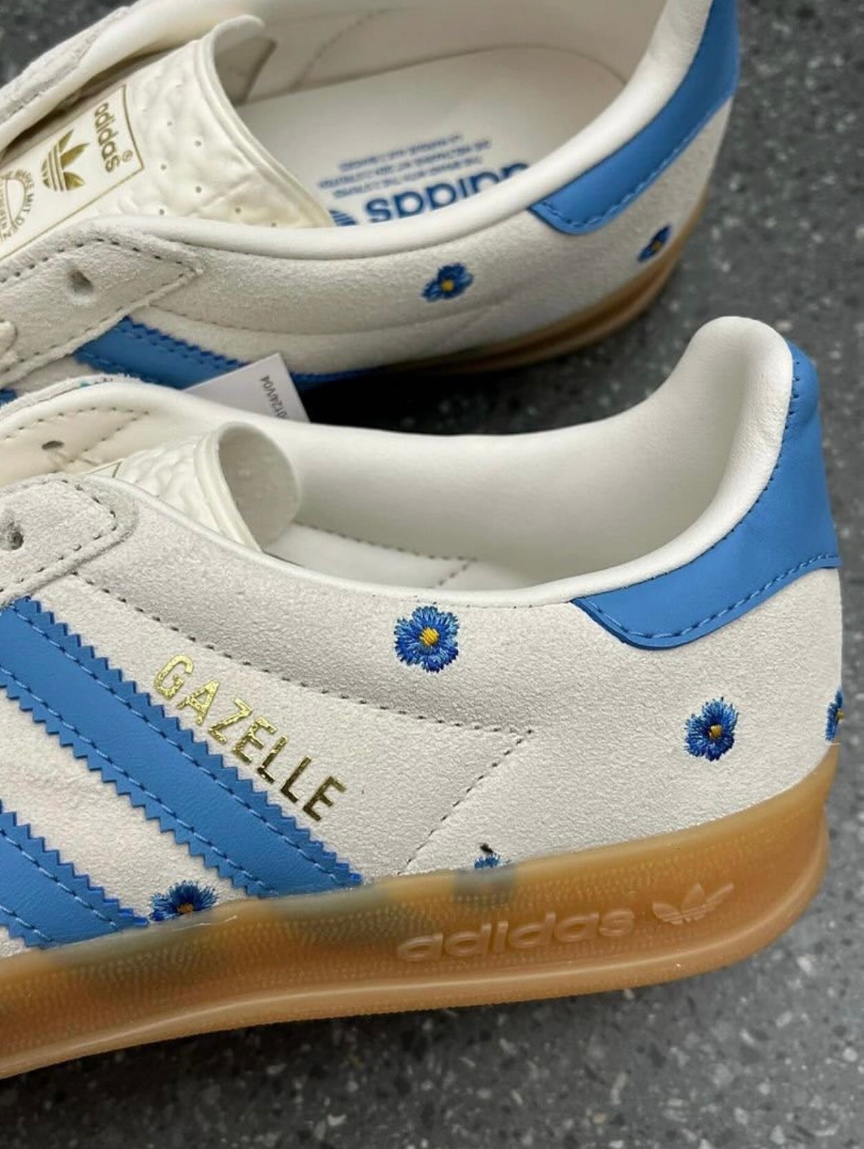 Light blue daisy Gazelle - 7 days preorder