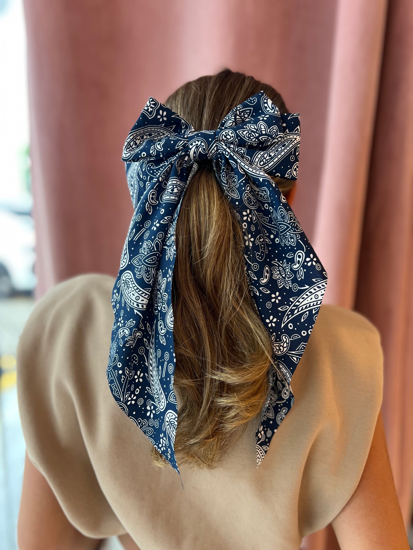 Paisley bow