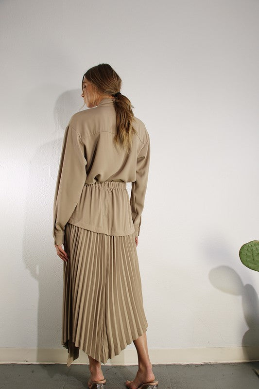 Khaki pleated fashion runway set