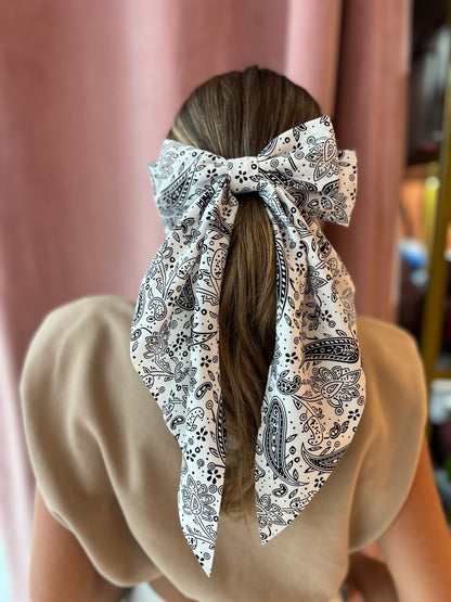 Paisley bow