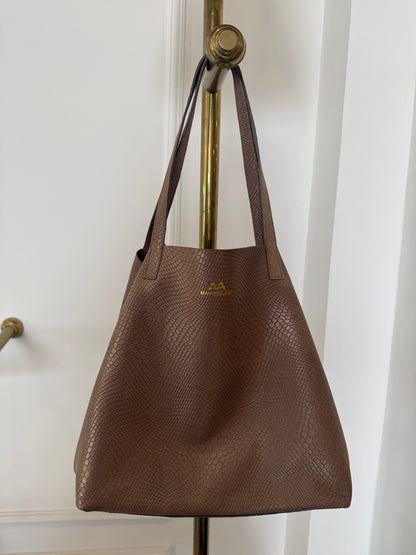 Taupe 100% Leather médium tote bag