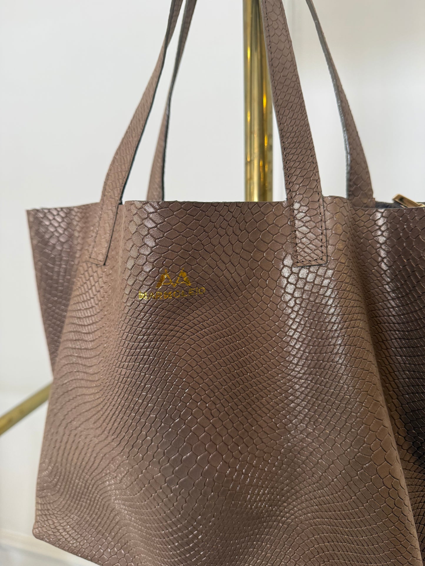 Taupe 100% Leather médium tote bag