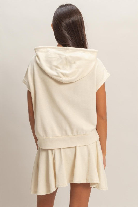 Cream hoddie pants set de viaje 19 marzo