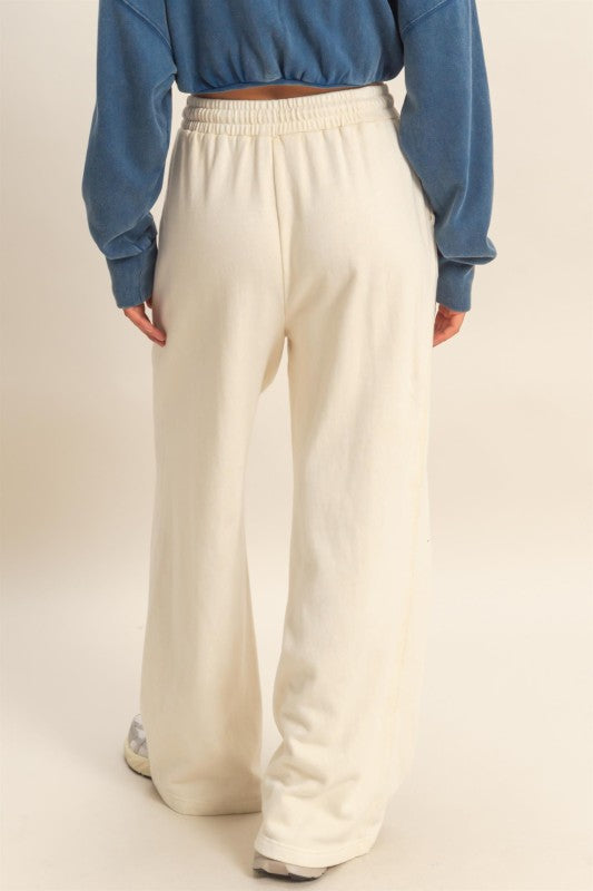 Cream hoddie pants set de viaje 19 marzo