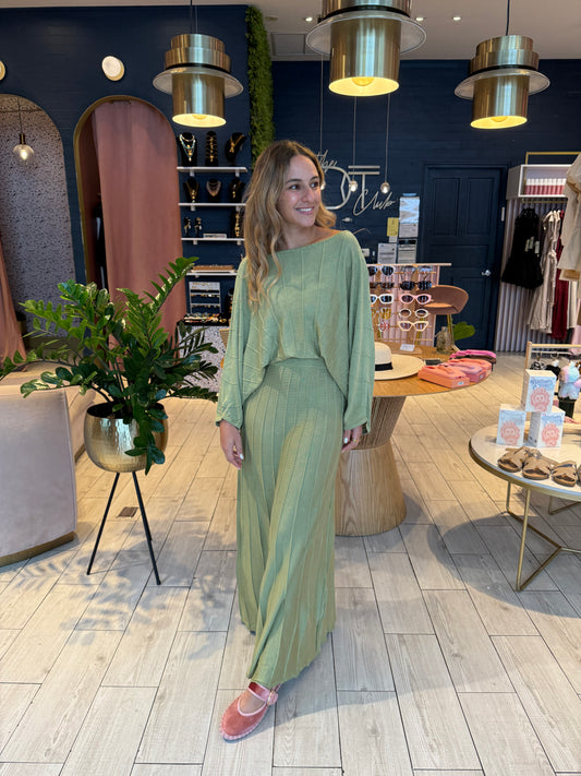 Matcha Tzniut set