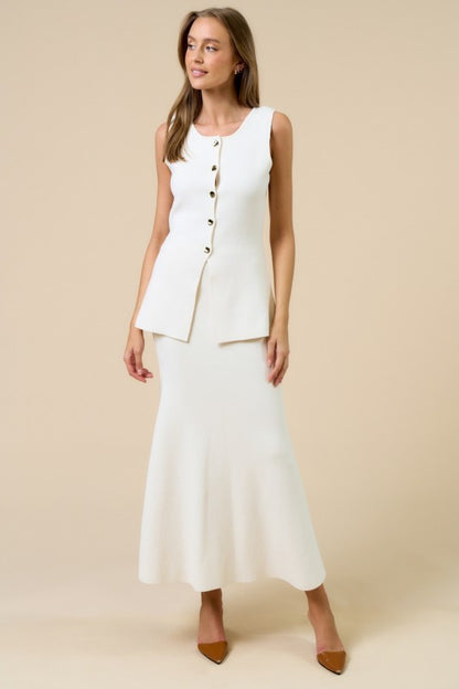 Ivory Knitted skirt & Vest set 30 julio