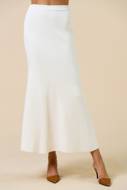 Ivory Knitted skirt & Vest set 30 julio