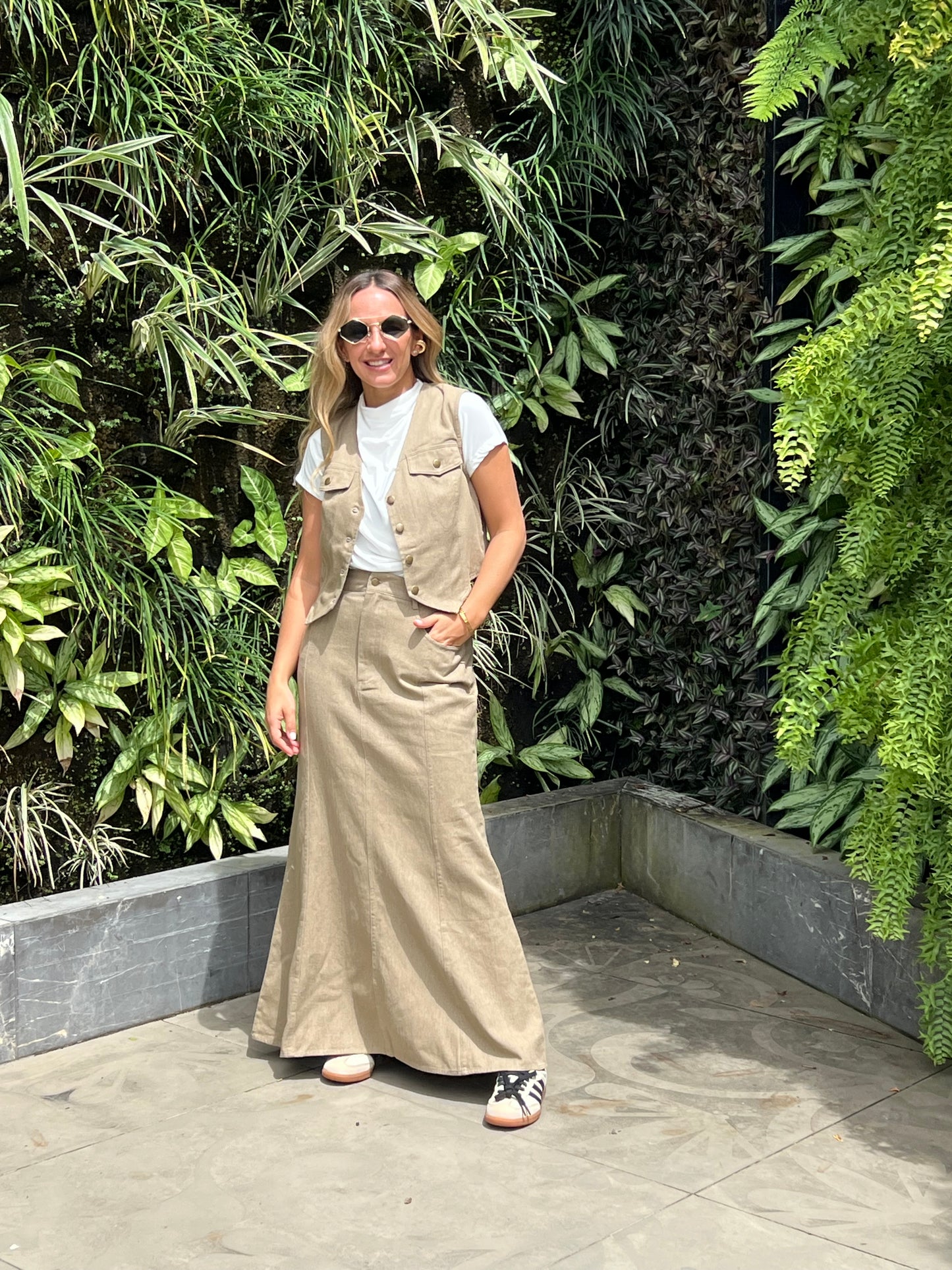 Beige vest & Skirt set