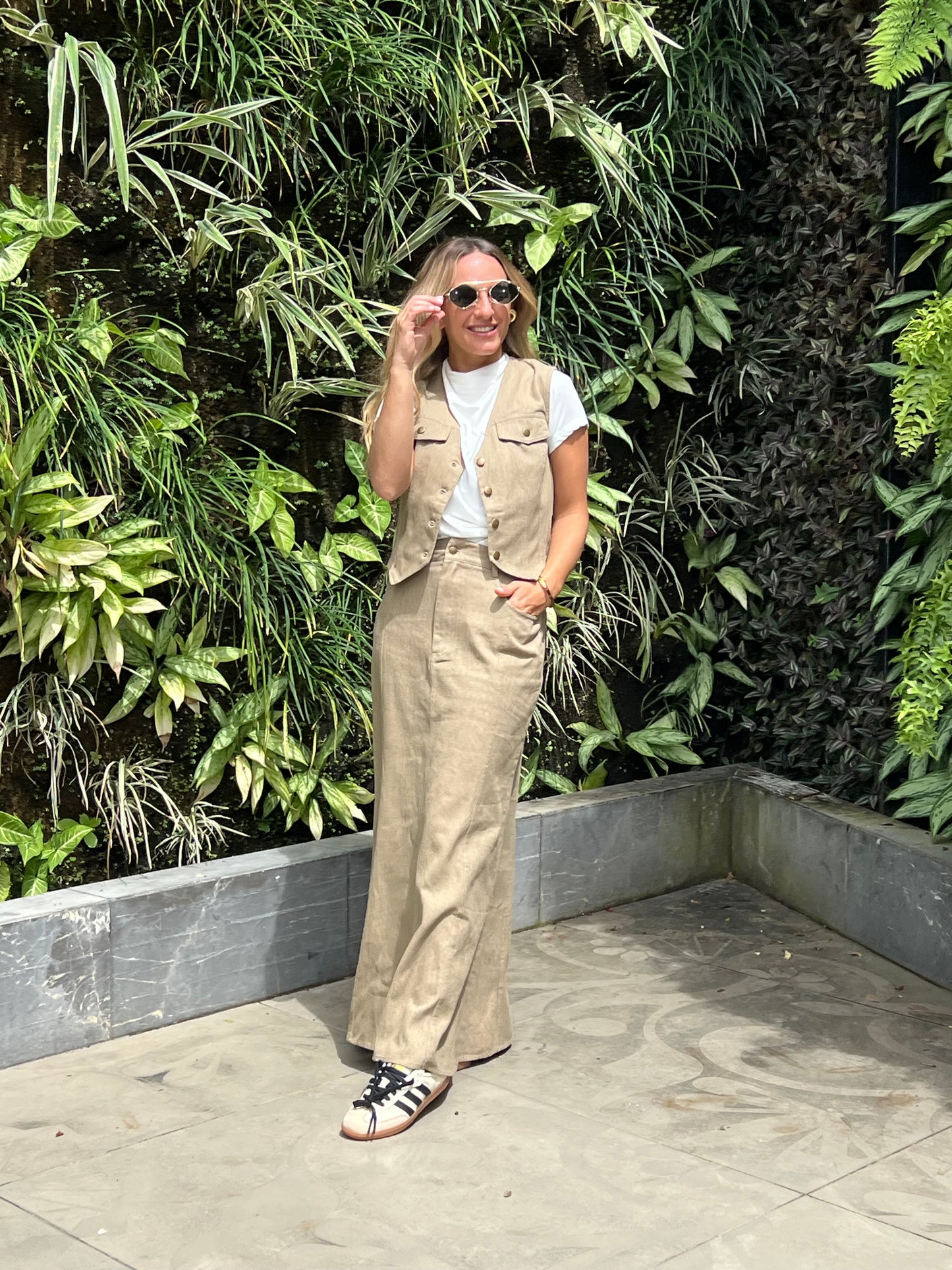 Beige vest & Skirt set