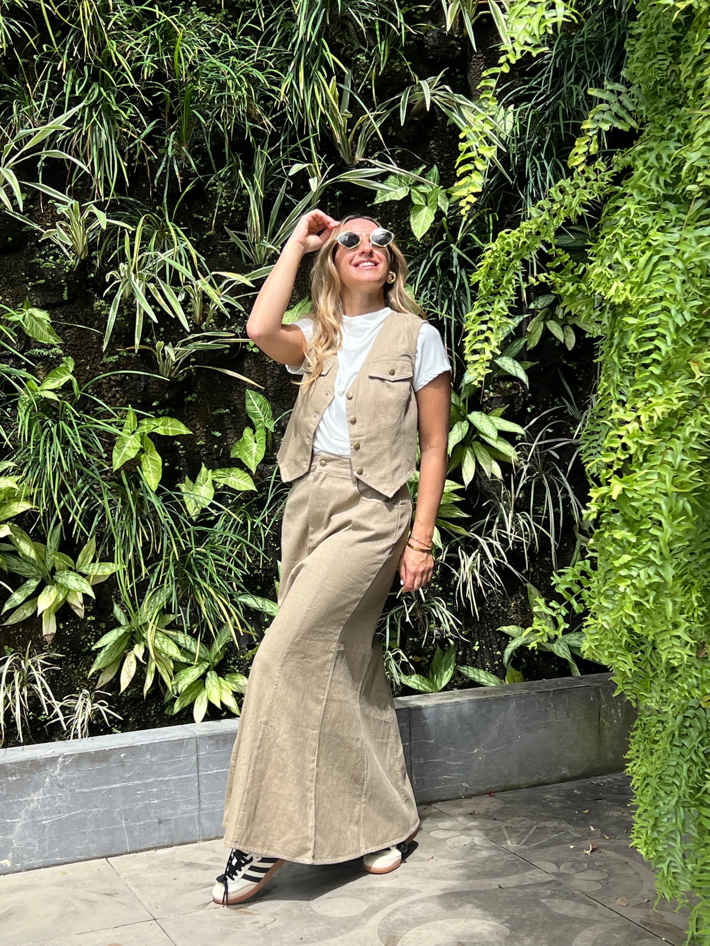 Beige vest & Skirt set