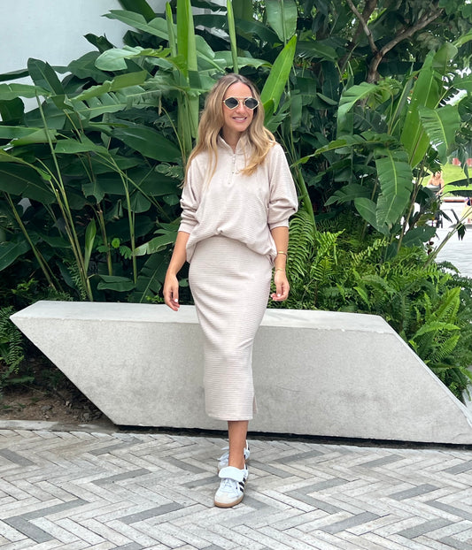 Cream Tzniut skirt set  de viaje