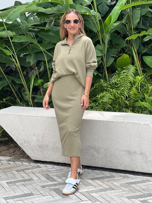 Olive Tzniut skirt set  de viaje
