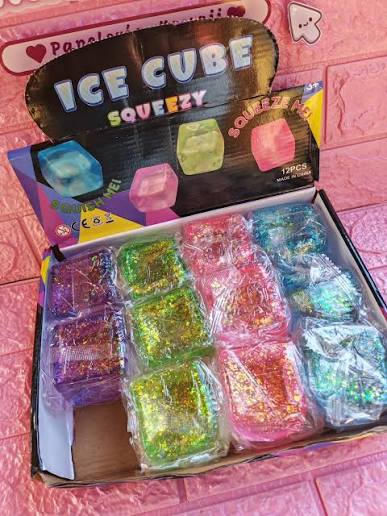 Squeeze Glitter cube Squishy