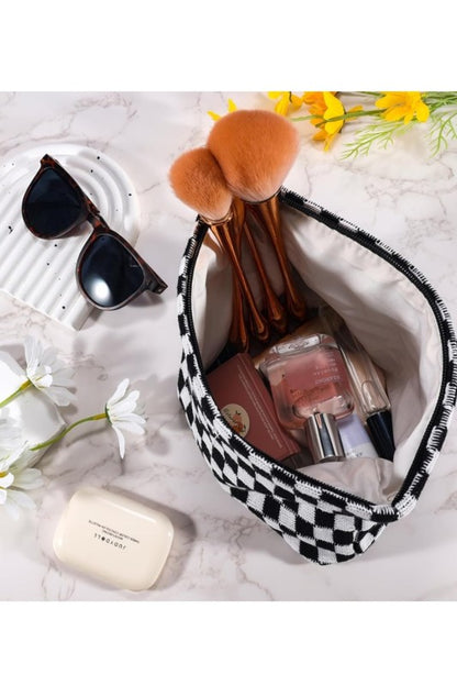 Checkerd pouch 12 nov