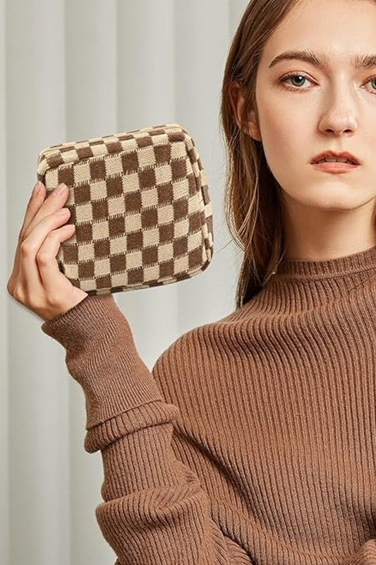 Checkerd pouch 12 nov