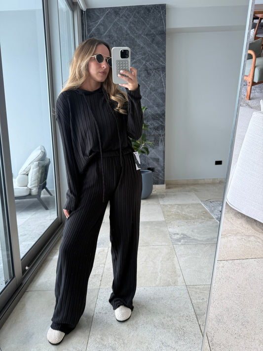 Black ribbed hoddie loungewear set de viaje