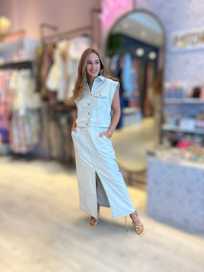Ivory stiched skirt set