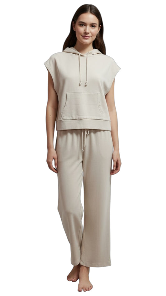 Cream hoddie pants set de viaje 19 marzo