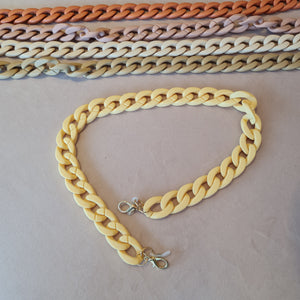 Yellow chain for facemask & sunglasses