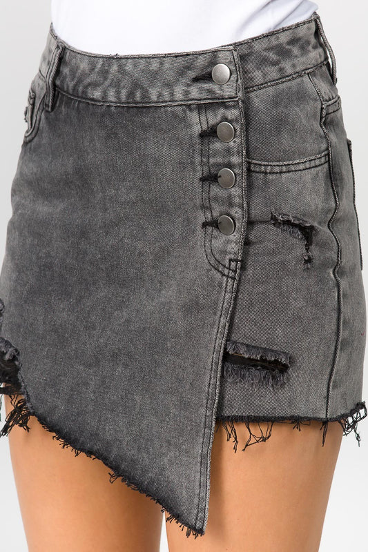 BLACK BUTTON SKORT