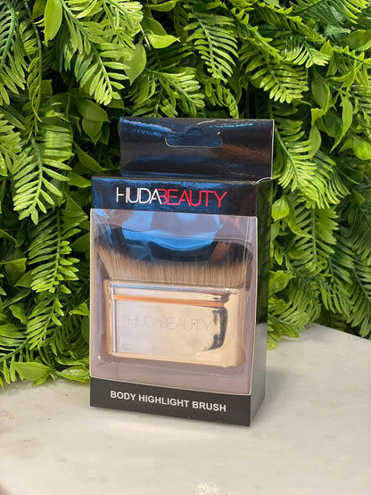 Huda beauty body highlight brush