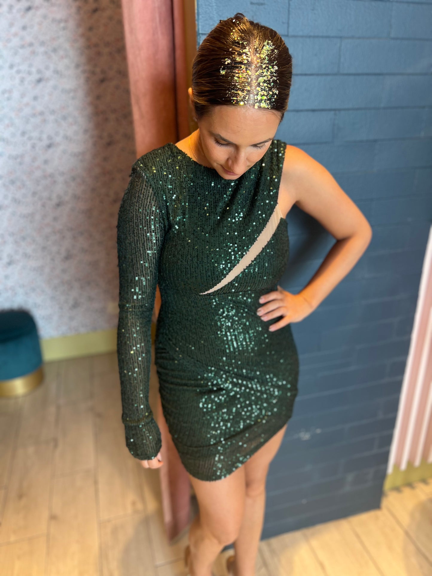 Green hunter cut out sequins dress