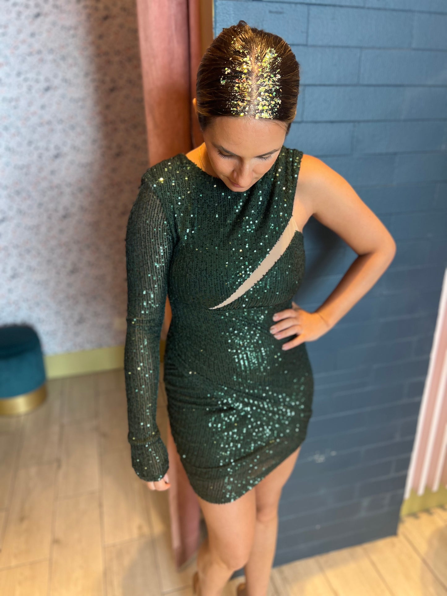 Green hunter cut out sequins dress